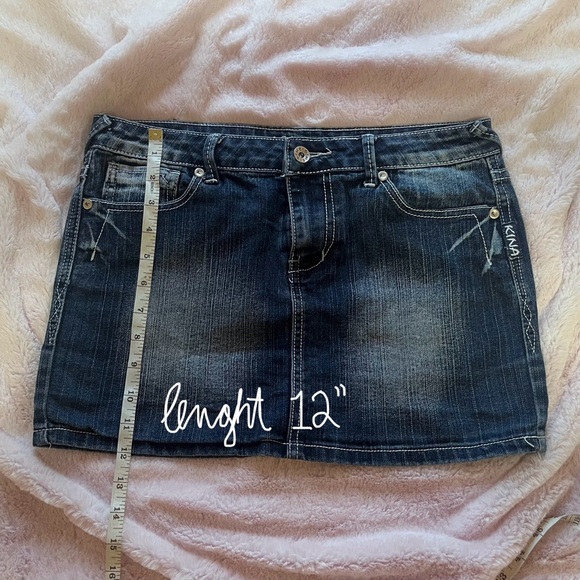 Y2k MiniSkirt with contrats white stitching 🧵 - Picture 6 of 6